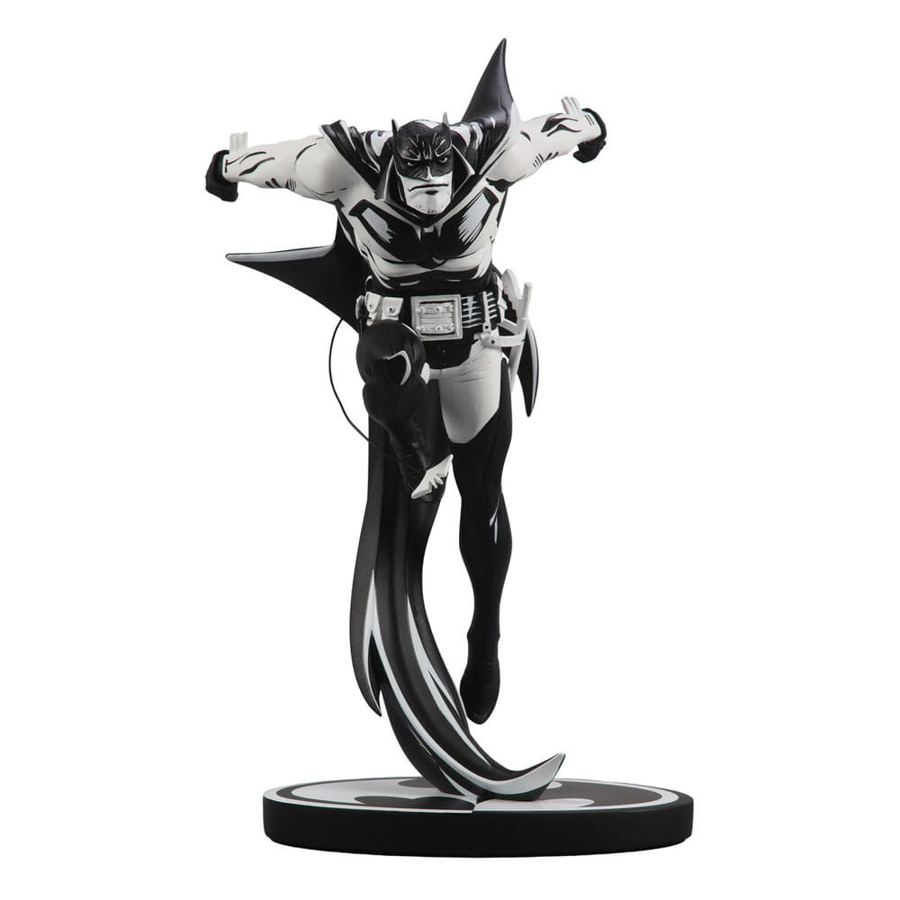 DC Direct Estatua Resina Batman Black & White White Knight by Sean Murphy 23 cm