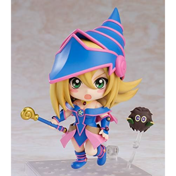 Good Smile Company vuelve a presentar, dentro de la colección Nendoroid, la figura de Dark Magician Girl. Mide 10 cm y está basada en el personaje del anime "Yu-Gi-Oh!". Contiene placas faciales (cara sonriente y decidida) y partes opcionales (bastón mágico, una parte de efecto de Magia Ardiente Oscura, uno de los Kuriboh del mazo de Yugi, la flauta de invocación Kuriboh y una hoja de círculo mágico).