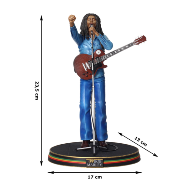 Figura de PVC de la marca SD Toys de Bob Marley con 23.5 cm de Altura y una base de 17 cm de Ancho. (23,5x17x13 cm)