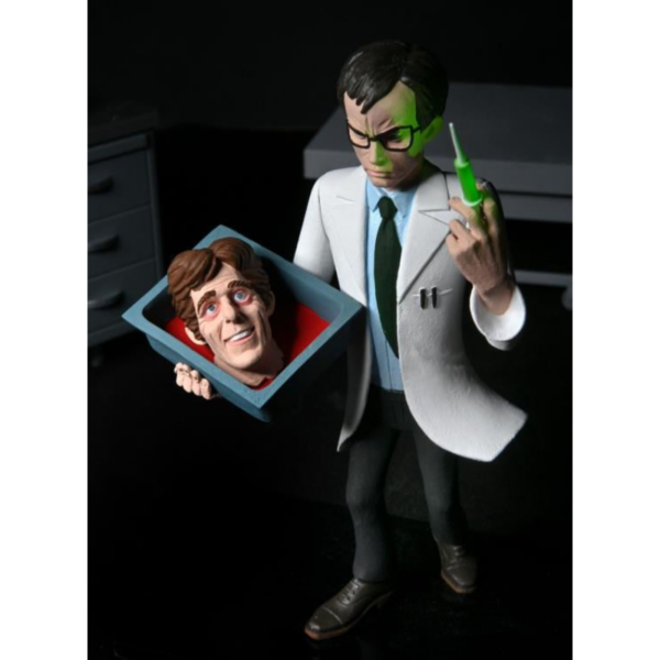 Neca presenta, dentro de su línea de productos Scale Action Figure, a Herbert West, el doctor de la película "Re-Animator". La figura mide unos 15 cm. y está basada en los dibujos animados para la colección Toony Terrors.