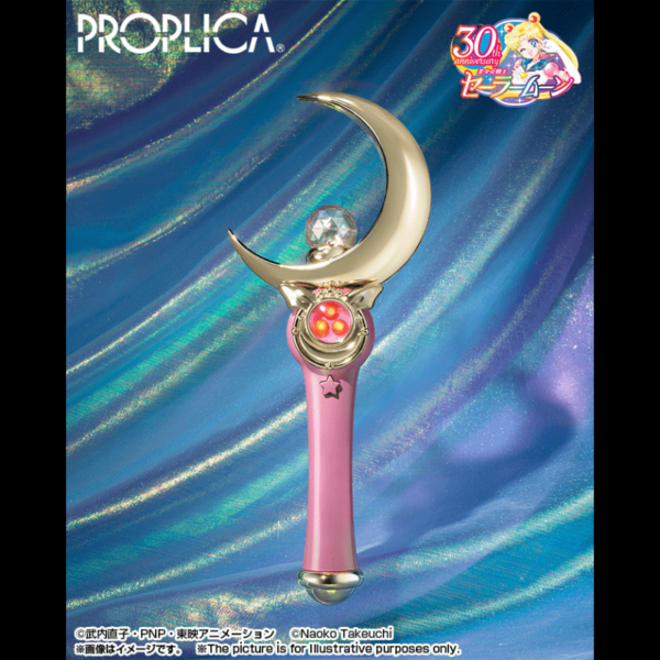 Tamashii Nations presenta, dentro de la colección Proplica, la réplica de Moon Stick Brillant Color Edition. Mide 26 cm y está basada en su aspecto en el anime "Pretty Guardian Sailor Moon". Contiene piezas de cristal plateadas, soporte y 3x pilas de muestra.