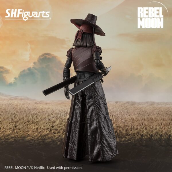 Tamashii Nations presenta, dentro de la colección S.H. Figuarts, la figura de Nemesis. Está basada en el personaje de la nueva película de Netflix "Rebel Moon Part One: Child of Fire" y mide 15 cm. Contiene 2x pares de manos intercambiables, 2x partes de las espadas con efectos, 1x sombrero y 2x espadas. Puedes exponerla junto a las figuras de S.H. Figuarts Kora y Jimmy (se venden por separado).