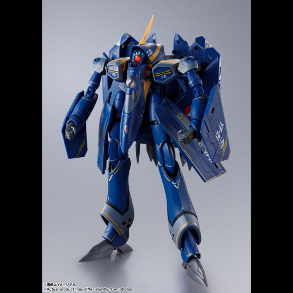 Tamashii Nations presenta, dentro de la colección DX Chogokin, la figura de YF-21 Guild Goa Bowman Use. Mide 28 cm y está basada en su aspecto en el anime "Macross Plus". Puede realizar una transformación en tres etapas: aeronave, modo Gerwalk y forma Battroid. También es posible reproducir el modo de alta maniobra. Incluye piezas FAST que se pueden acoplar a la aeronave. Además, también contiene 2x Gunpod, 2x piezas de Gunpod para el paquete fast, juego de piezas de cubierta para el modo de alta maniobra, 2x pares de manos, 1x mini figura piloto, piezas de repuesto de la cabiina, 6x aletas de boquilla del motor, 1x tapa de admisión izquierda y derecha, puntal de refuerzo plegable delantero y trasero, juego de piezas de efecto, piezas de unión para Battroid y 1x soporte.