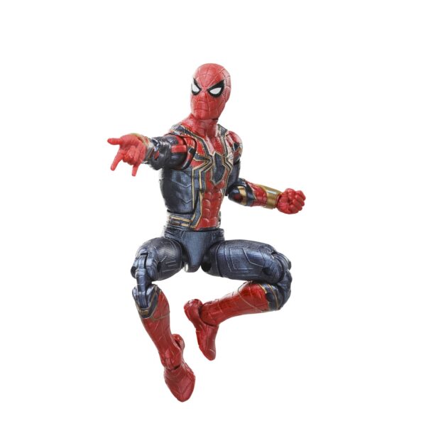 Hasbro presenta, dentro de la colección Marvel Legends Series, la figura de Iron Spider. Mide 15 cm y está basado en su apariencia en "Avengers: Endgame". Cuenta con un diseño premium y con más de 20 puntos de articulación. Incluye 2x manos y 2x telarañas.