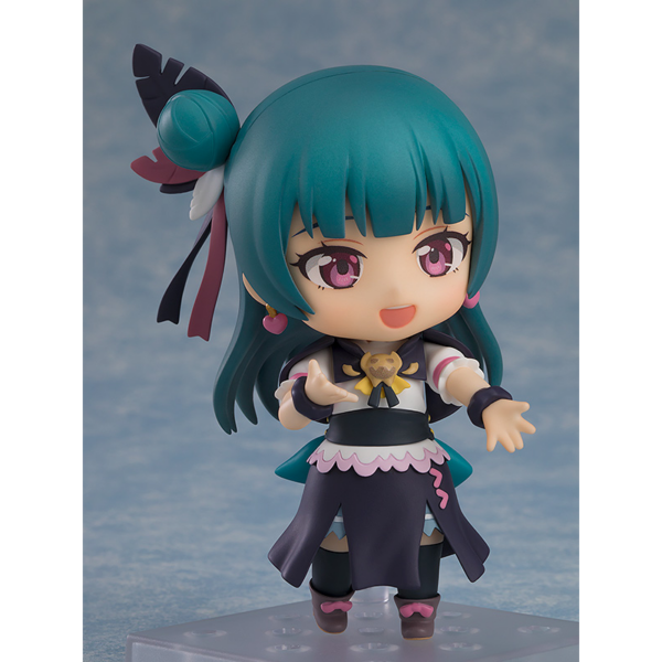 Good Smile Company presenta, dentro de la colección Nendoroid, la figura de Yohane. Está basada el personaje del anime "Yohane the Parhelion: Sunshine in the Mirror" y mide 10 cm. Incluye placas faciales (cara sonriente, cantando y expectante) y complementos (bastón y macarrón).