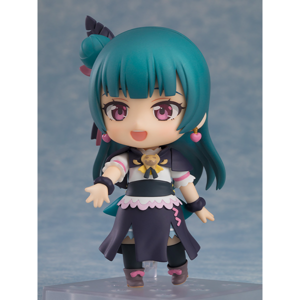 Good Smile Company presenta, dentro de la colección Nendoroid, la figura de Yohane. Está basada el personaje del anime "Yohane the Parhelion: Sunshine in the Mirror" y mide 10 cm. Incluye placas faciales (cara sonriente, cantando y expectante) y complementos (bastón y macarrón).