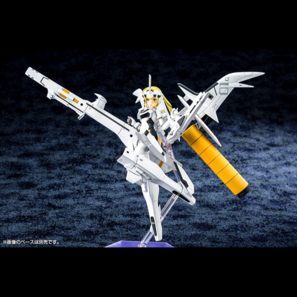 Kit de Modelismo Busou Shinki Kotobukiya nos presenta el modelo del anime "Busou Shinki", tamaño aprox, 20 cm. Usando la tecnología de ensamblaje Snap-Fit no tendrás problemas a la hora de montarlo. No requiere pintado.