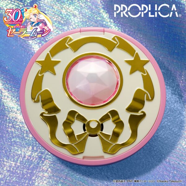 Tamashii Nations vuelve a presentar, dentro de la colección Proplica, la réplica de Crystal Star Brillant Color Edition. Tiene un diámetro de 7,4 cm y está basada en su aspecto en el anime "Pretty Guardian Sailor Moon". Incluye la música de fondo y los efectos de sonido de la película, además de la voz de la actriz de doblaje de Usagi Tsukino (Sailor Moon). Para su funcionamiento se requiere de 3x pilas (incluye de muestra).