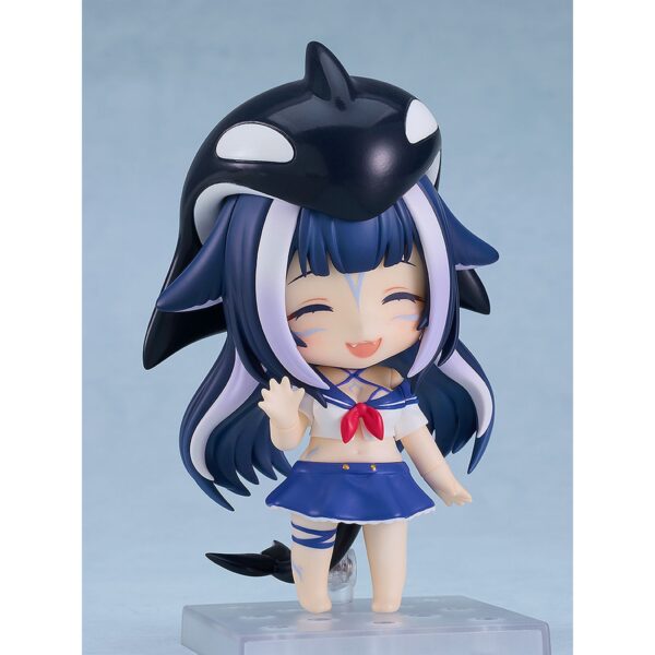 Good Smile Company presenta, dentro de la colección Nendoroid, la figura de Shylily. Mide 10 cm y está basada en la Vtuber Shylily. Contiene placas faciales (cara sonriente, sonriente con los ojos cerrados y enamorada) y un sombrero.