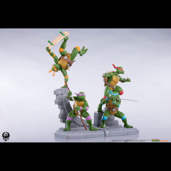 Estatuas Tortugas Ninja Estatua de PVC de la línea "Teenage Mutant Ninja Turtles", tamaño aprox. 31 x 31 x 13 cm.
